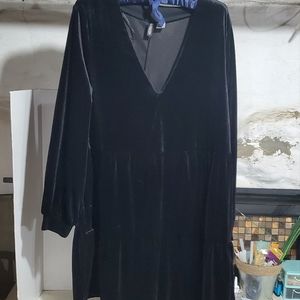 Black velvet long sleeve dress